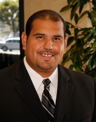 Robert Ruacho