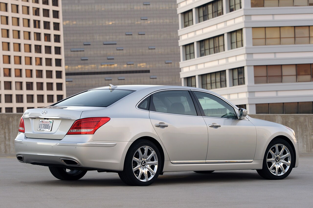 02-2011-hyundai-equus-review.jpg