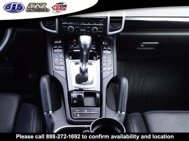 2016 Porsche Cayenne Base photo 3