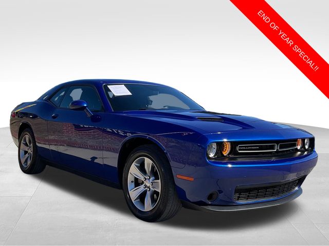 2022 Dodge Challenger SXT's photo