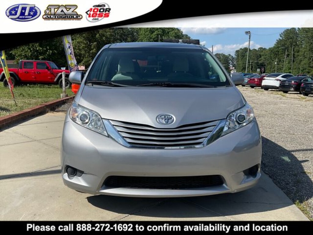 Used 2017 Toyota Sienna LE 7 Passenger Auto Access Seat Van