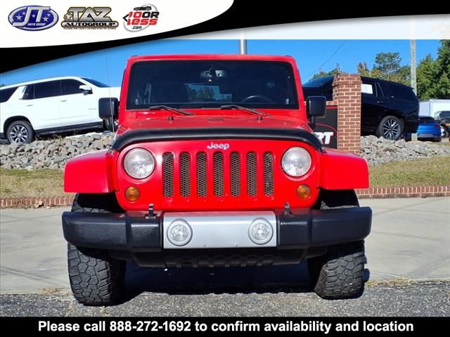 2013 Jeep Wrangler Unlimited Sahara photo 2