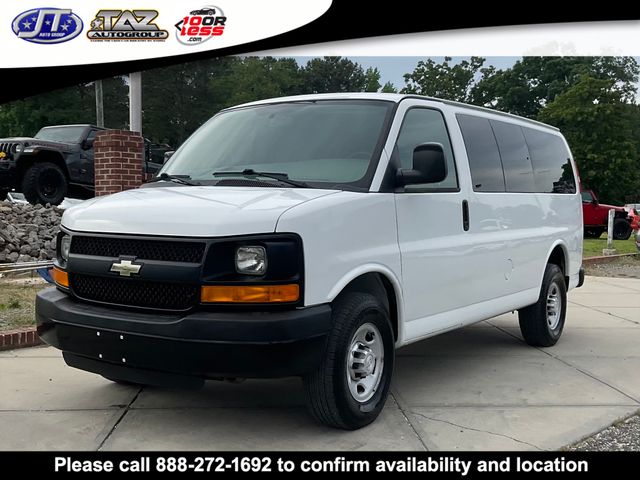 2015 Chevrolet Express 2500 LS photo 3