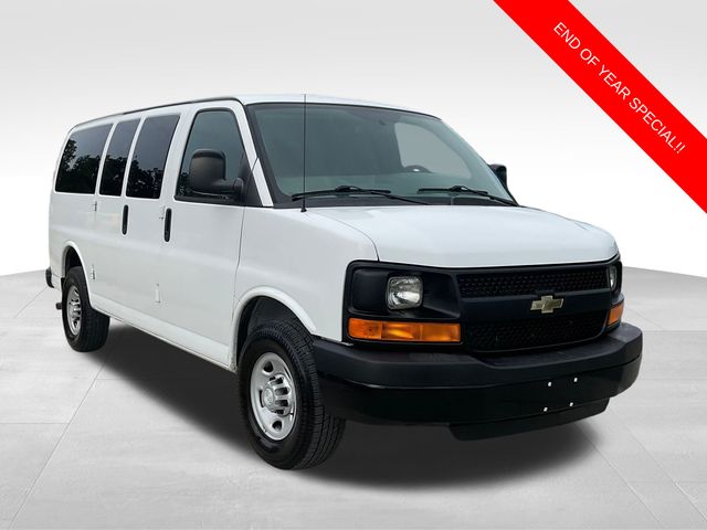 2015 Chevrolet Express Passenger LS's photo