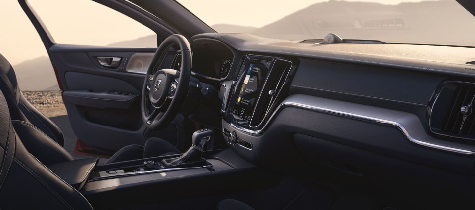 2019 Volvo S60 Interior dashboard
