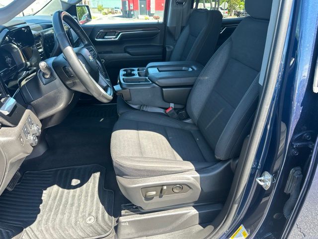 2023 Chevrolet Silverado 1500 LT - Photo 11