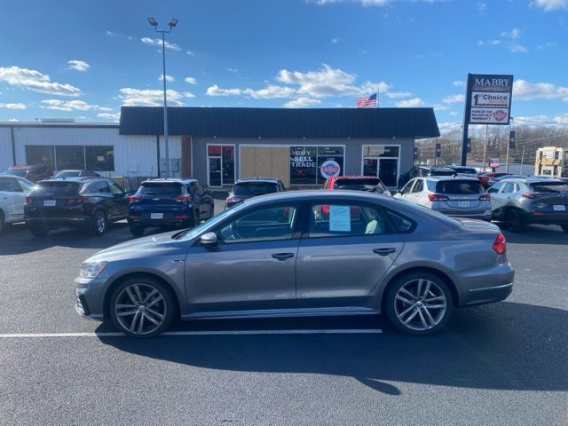2018 Volkswagen Passat 2.0T R-Line photo 2