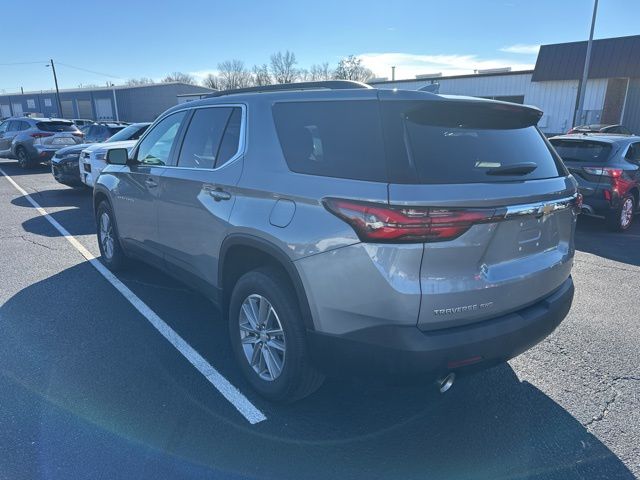 2023 Chevrolet Traverse 1LT photo 2