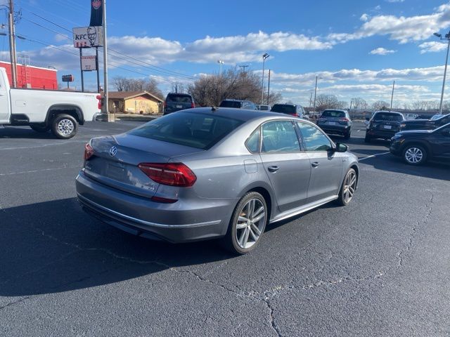 2018 Volkswagen Passat 2.0T R-Line photo 4