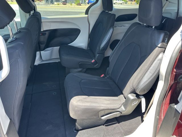 2023 Chrysler Voyager LX - Photo 24