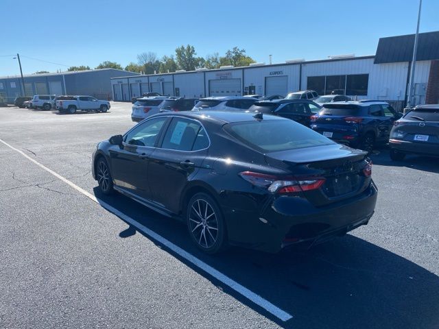 2023 Toyota Camry SE photo 3