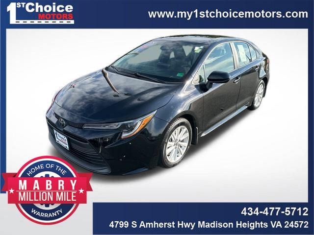 2024 Toyota Corolla LE's photo