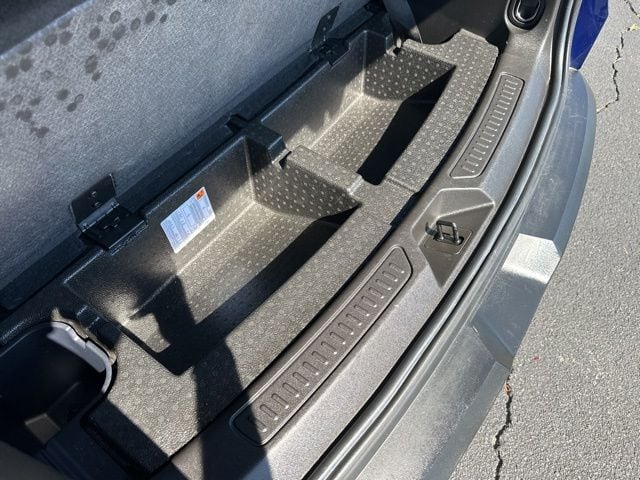 2023 GMC Acadia SLT - Photo 29