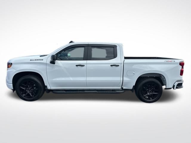 2024 Chevrolet Silverado 1500 Custom photo 2