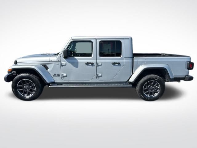 2023 Jeep Gladiator Overland photo 2