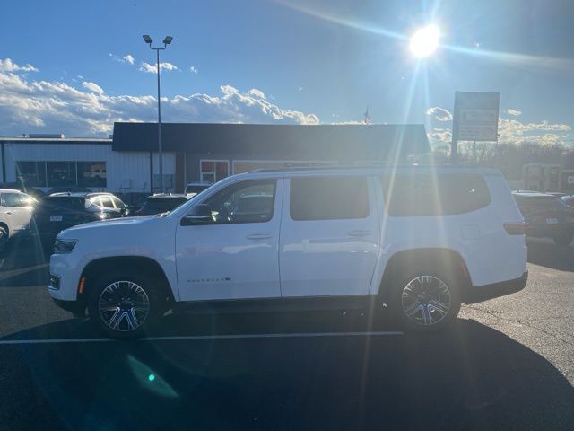 2023 Jeep Wagoneer L Series II photo 2