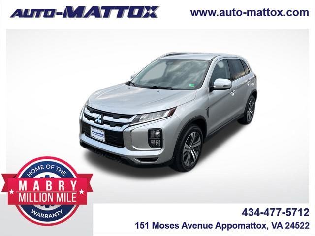 2024 Mitsubishi Outlander Sport SE's photo