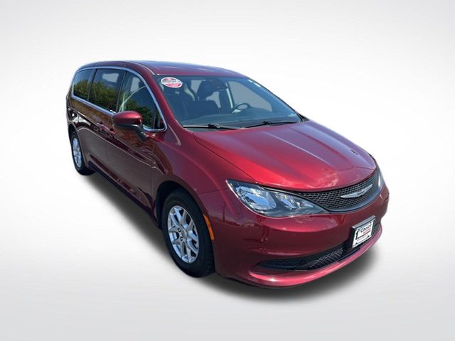 2023 Chrysler Voyager LX - Photo 7