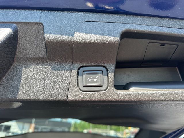 2023 GMC Acadia SLT - Photo 30