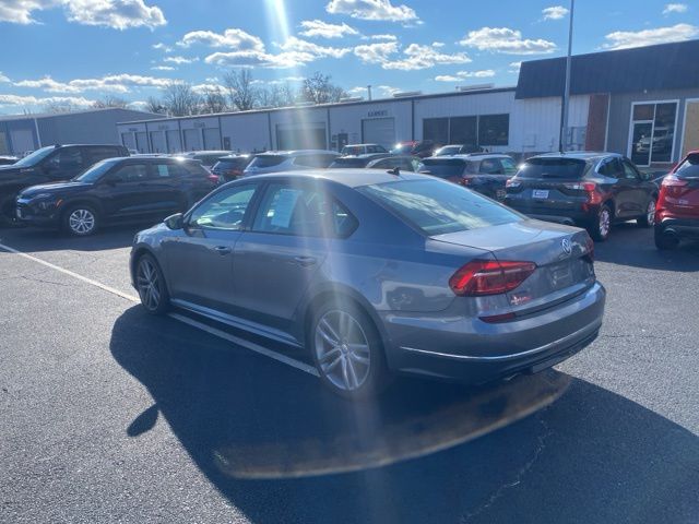 2018 Volkswagen Passat 2.0T R-Line photo 3
