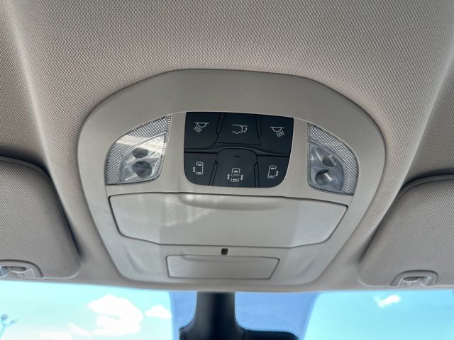 2023 Chrysler Voyager LX - Photo 22