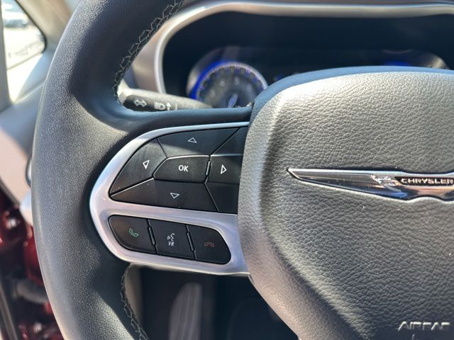 2023 Chrysler Voyager LX - Photo 14