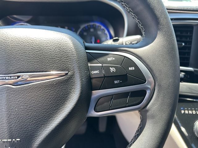 2023 Chrysler Voyager LX - Photo 15