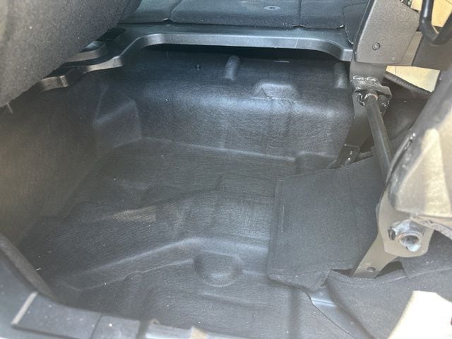 2023 Chrysler Voyager LX - Photo 26