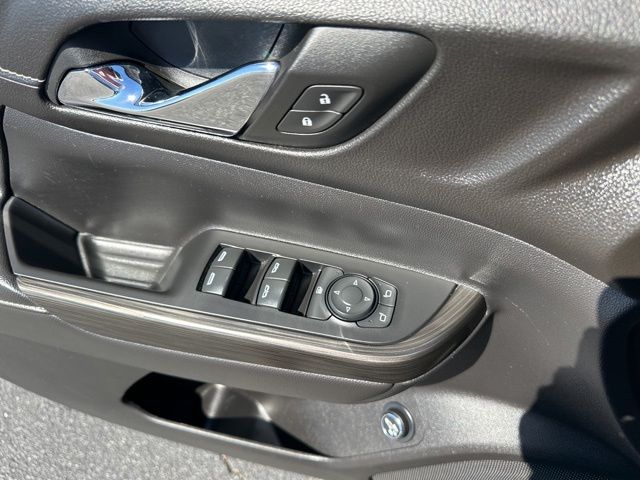 2023 GMC Acadia SLT - Photo 10