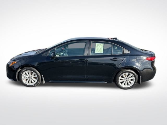 2024 Toyota Corolla LE photo 2
