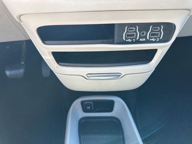 2023 Chrysler Voyager LX - Photo 20