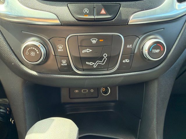 2022 Chevrolet Equinox LT - Photo 17