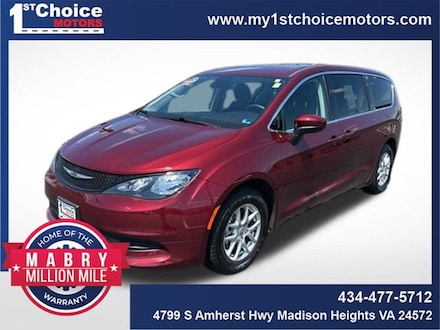 2023 Chrysler Voyager LX Minivan/Van