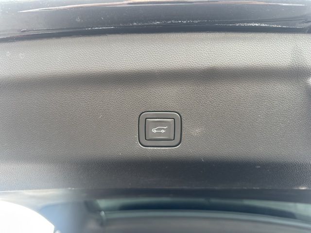 2024 GMC Yukon SLT - Photo 32