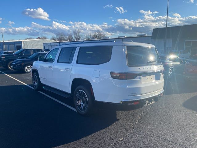 2023 Jeep Wagoneer L Series II photo 3