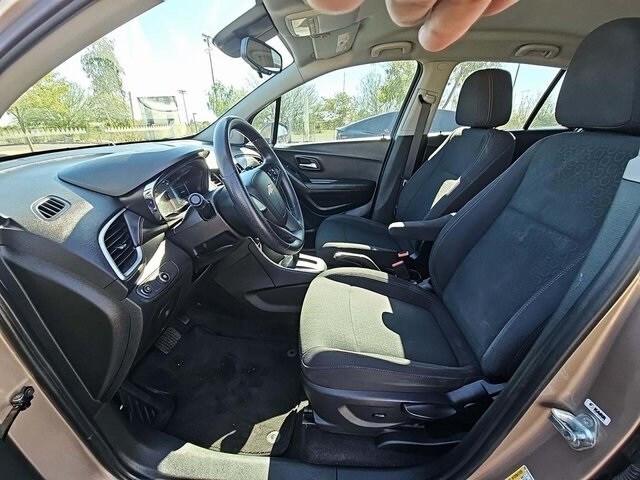 2018 Chevrolet Trax LS photo 3