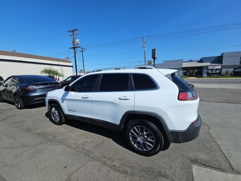 Used 2019 Jeep Cherokee Latitude Plus 4x4 SUV