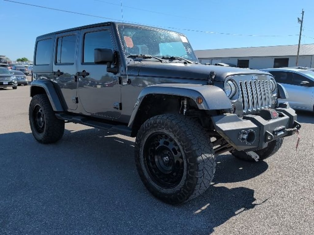 Used 2018 Jeep Wrangler JK Unlimited Sahara 4x4 SUV