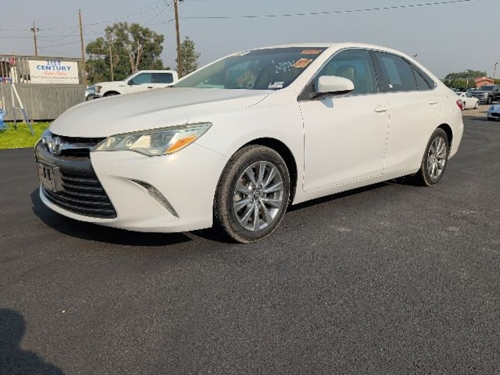 Used 2017 Toyota Camry XLE Sedan