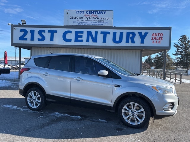 2019 Ford Escape SE's photo