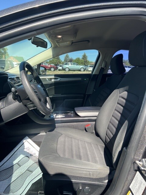 2018 Ford Fusion SE photo 4