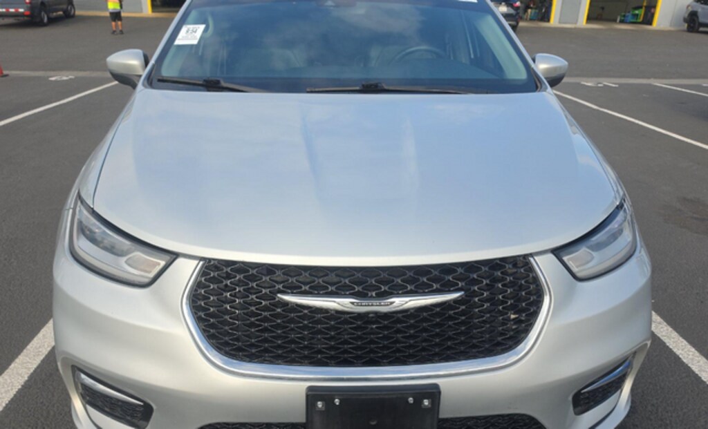Used 2023 Chrysler Pacifica Touring L Van Passenger Van