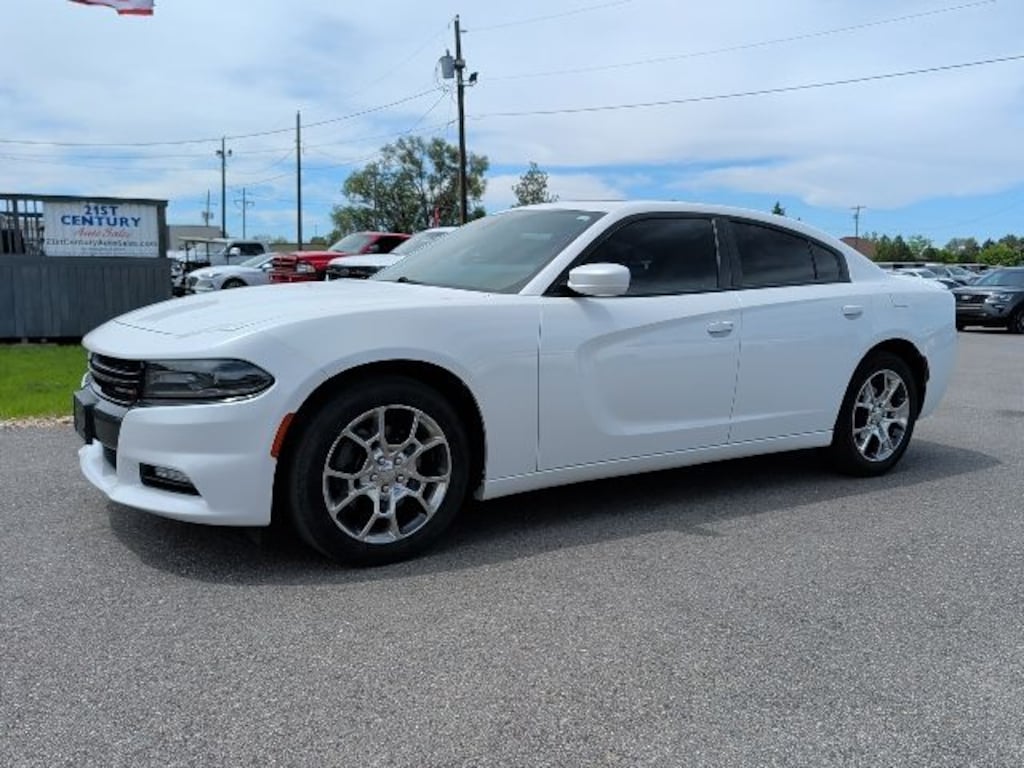 Used 2015 Dodge Charger SXT Sedan