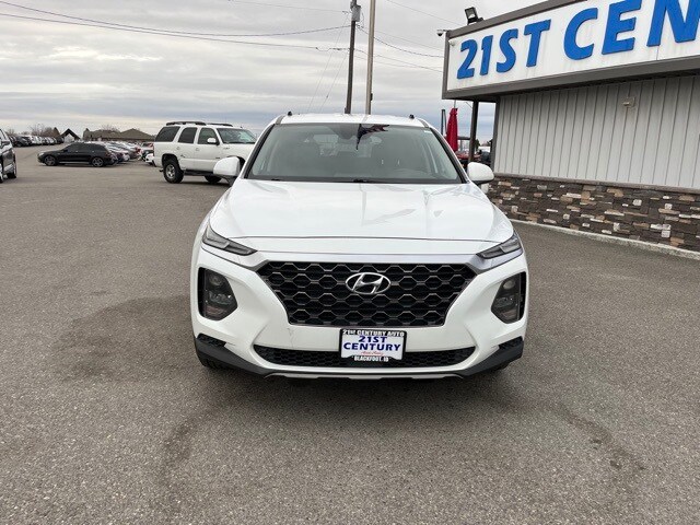 2019 Hyundai Santa Fe SE photo 2