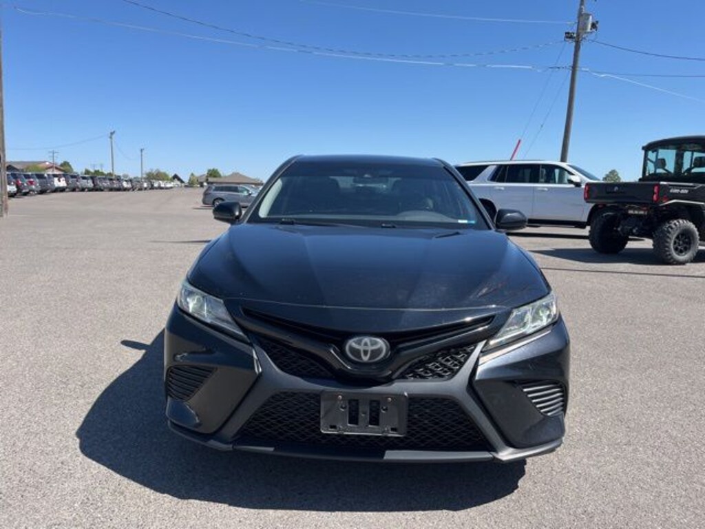 Used 2019 Toyota Camry SE Sedan