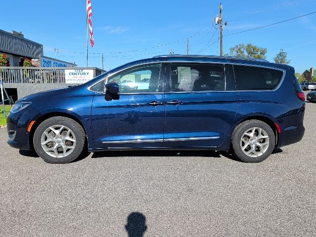 2019 Chrysler Pacifica Touring L Plus's photo