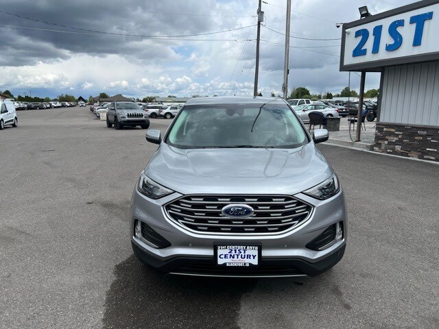 2024 Ford Edge Titanium photo 3