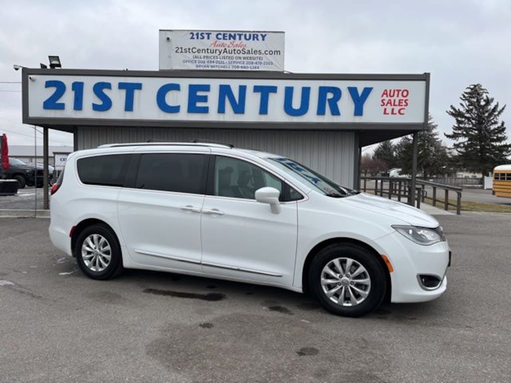 Used 2018 Chrysler Pacifica Touring L Van