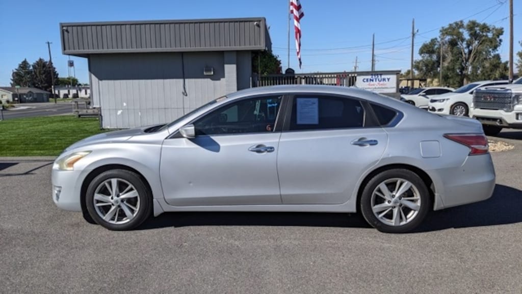 Used 2015 Nissan Altima 2.5 SV Sedan