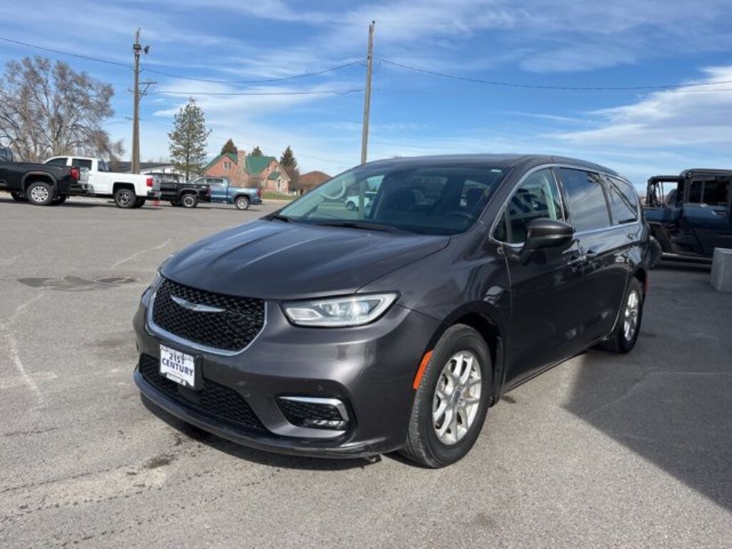 Used 2023 Chrysler Pacifica Touring L Van Passenger Van